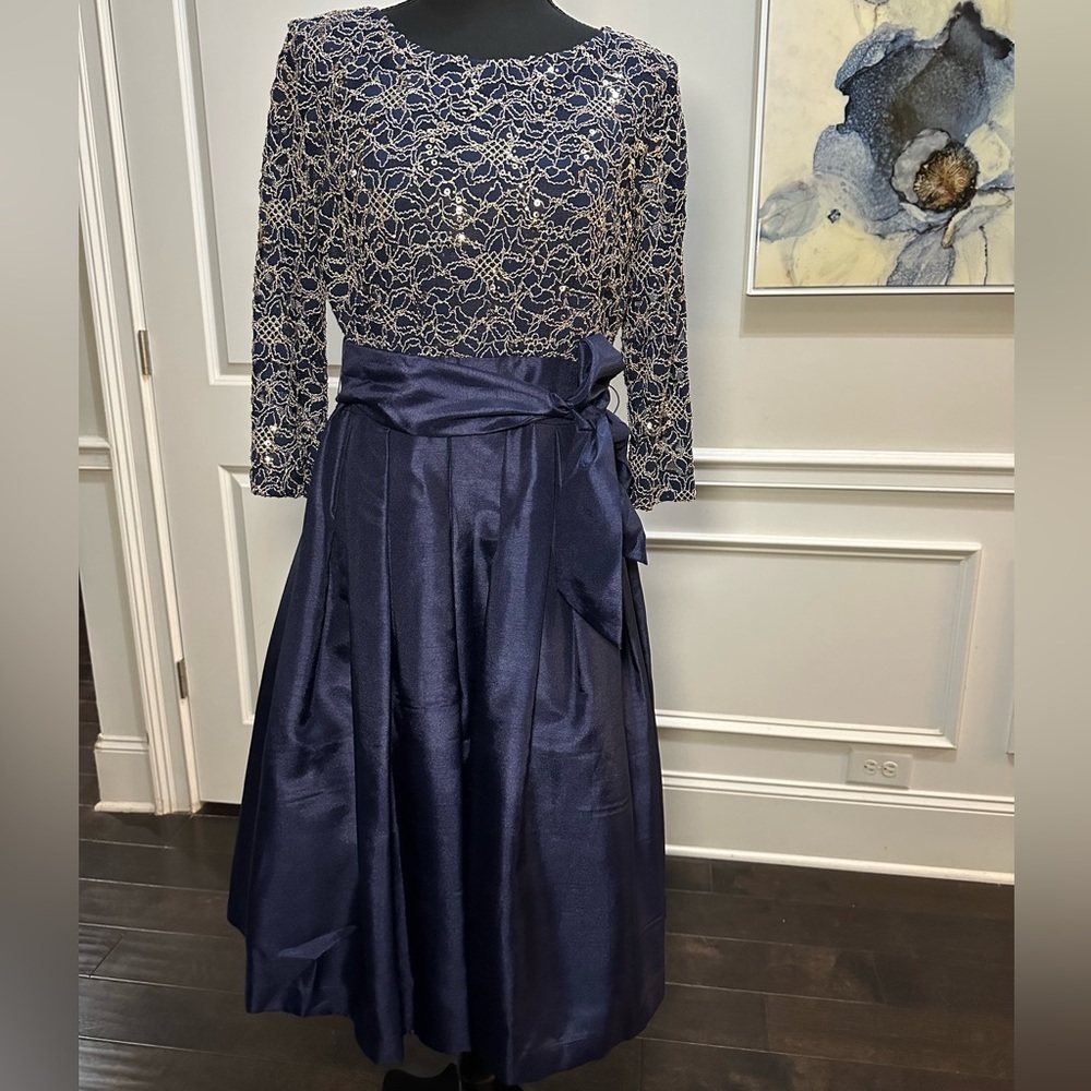 Jessica Howard’s Sequined Lace A-Line Dress - Size 10